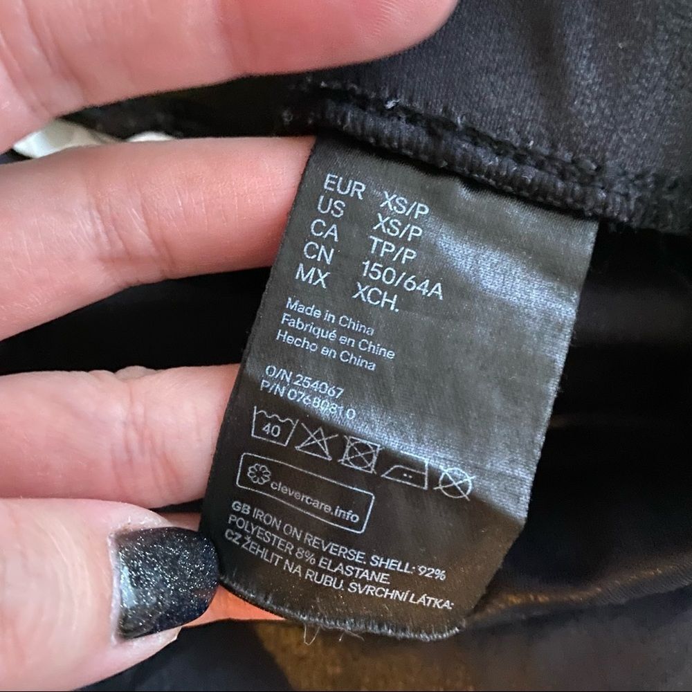 H&M Biker Short - Picture 6 of 8